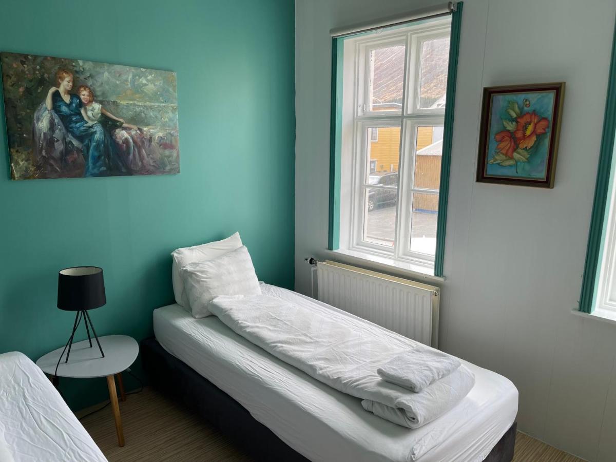 Mánagisting Guesthouse Ísafjörður Extérieur photo