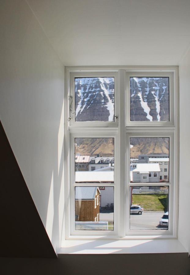 Mánagisting Guesthouse Ísafjörður Extérieur photo